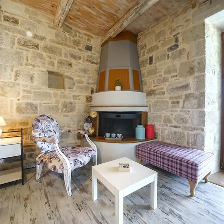 Asion Lithos Apartment