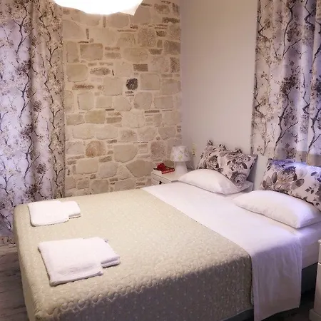 Asion Lithos Apartment *